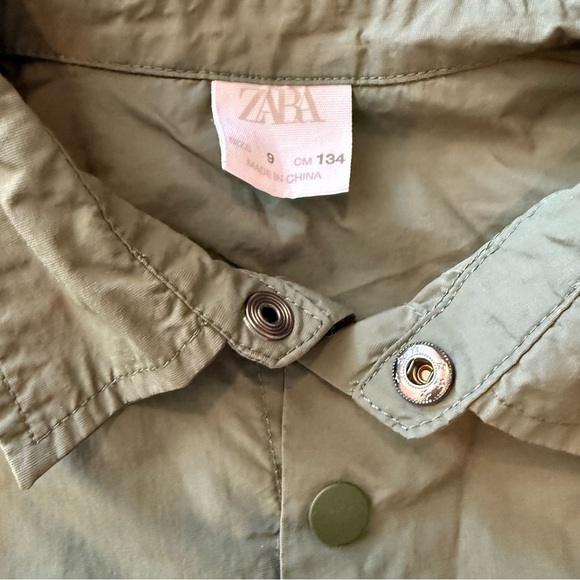 Bundle of boy button down shorts Zara, little co., and old navy - Picture 4 of 15